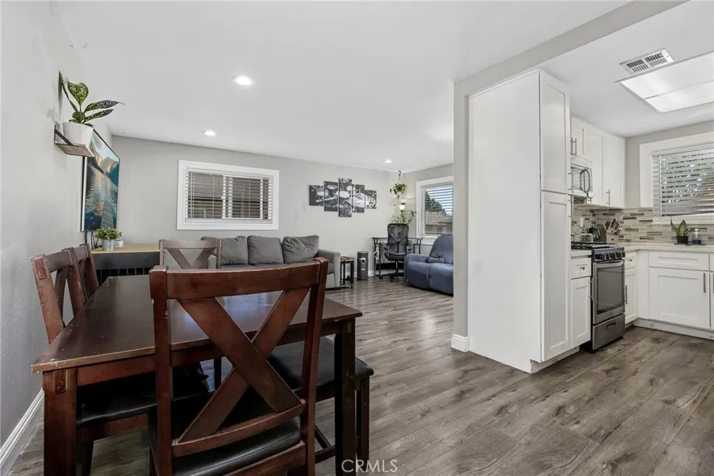1168 W Calle Del Sol, #4