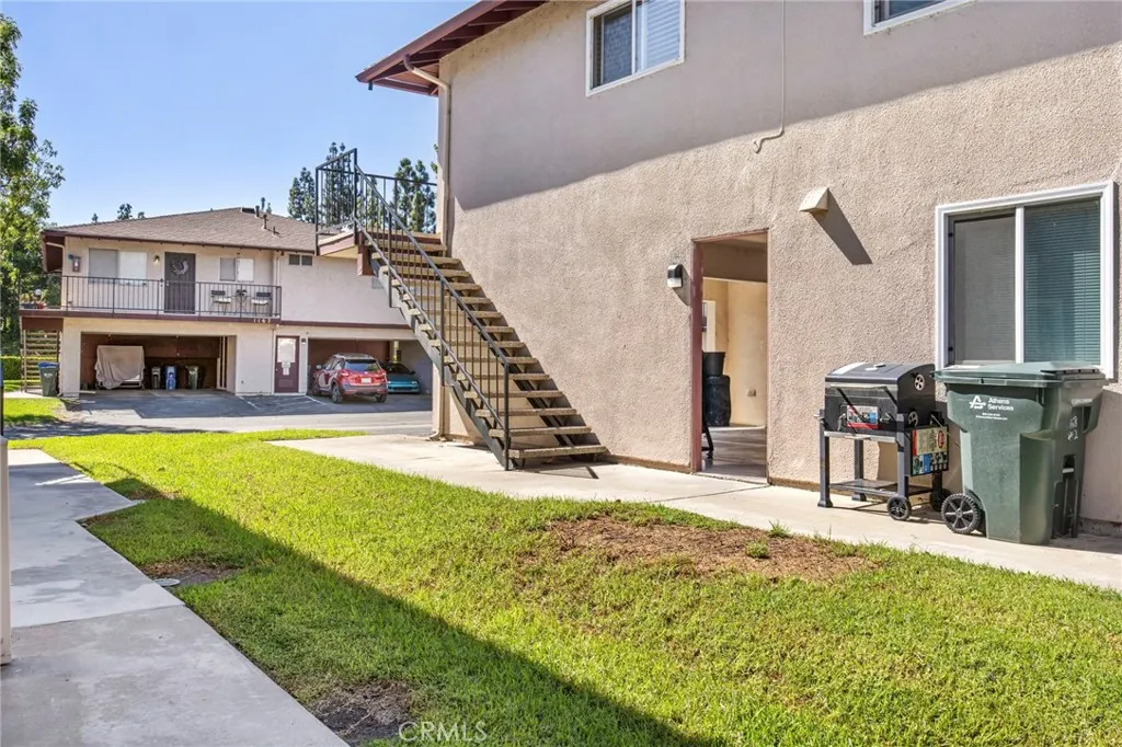1168 W Calle Del Sol, #4