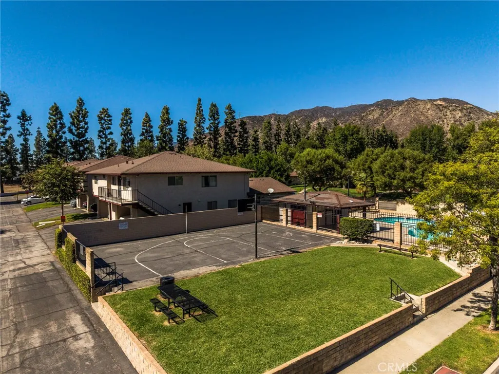 1168 W Calle Del Sol, #4