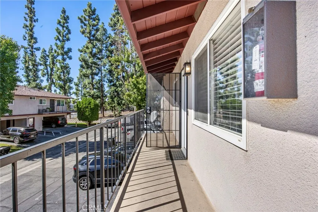 1168 W Calle Del Sol, #4
