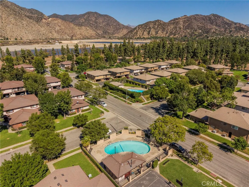1168 W Calle Del Sol, #4