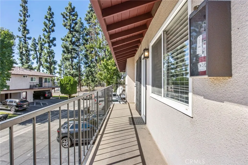 1168 W Calle Del Sol, #4