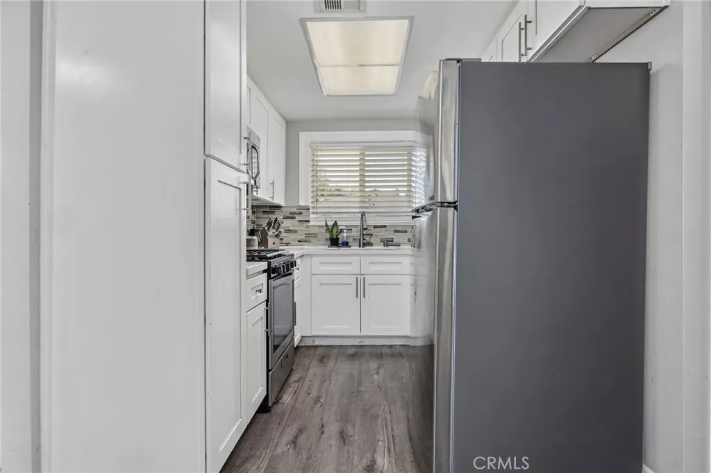 1168 W Calle Del Sol, #4