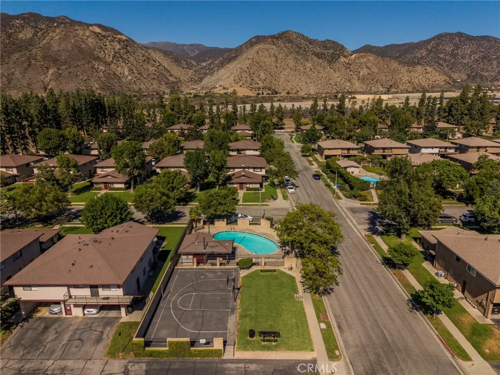 1168 W Calle Del Sol, #4