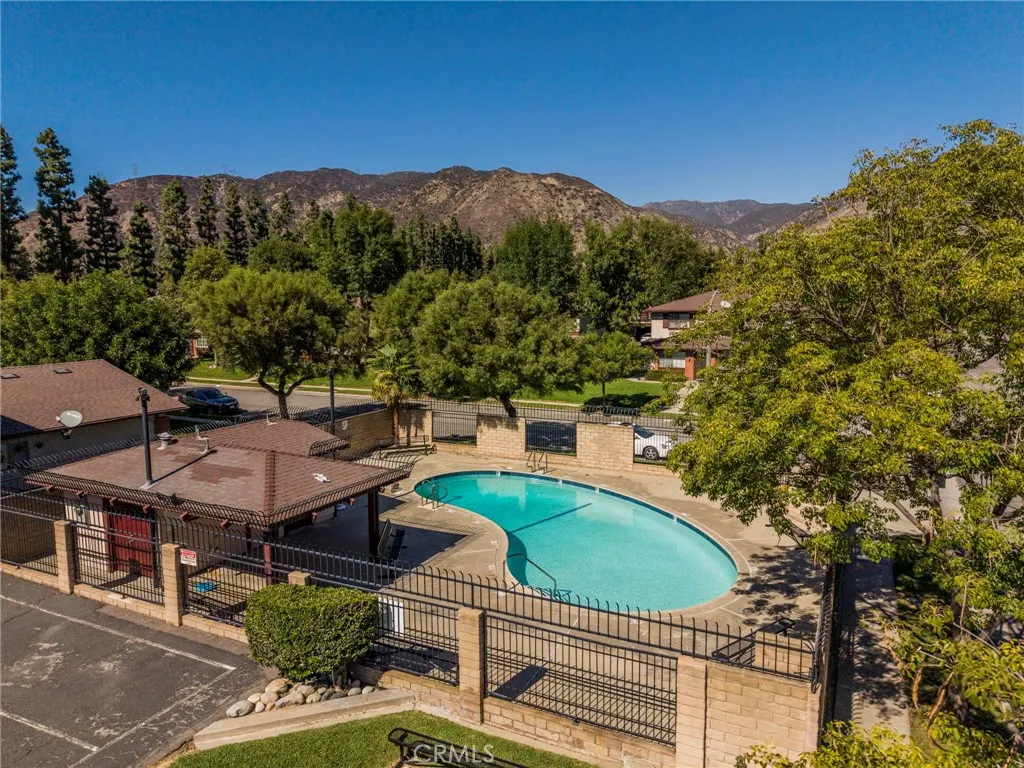 1168 W Calle Del Sol, #4