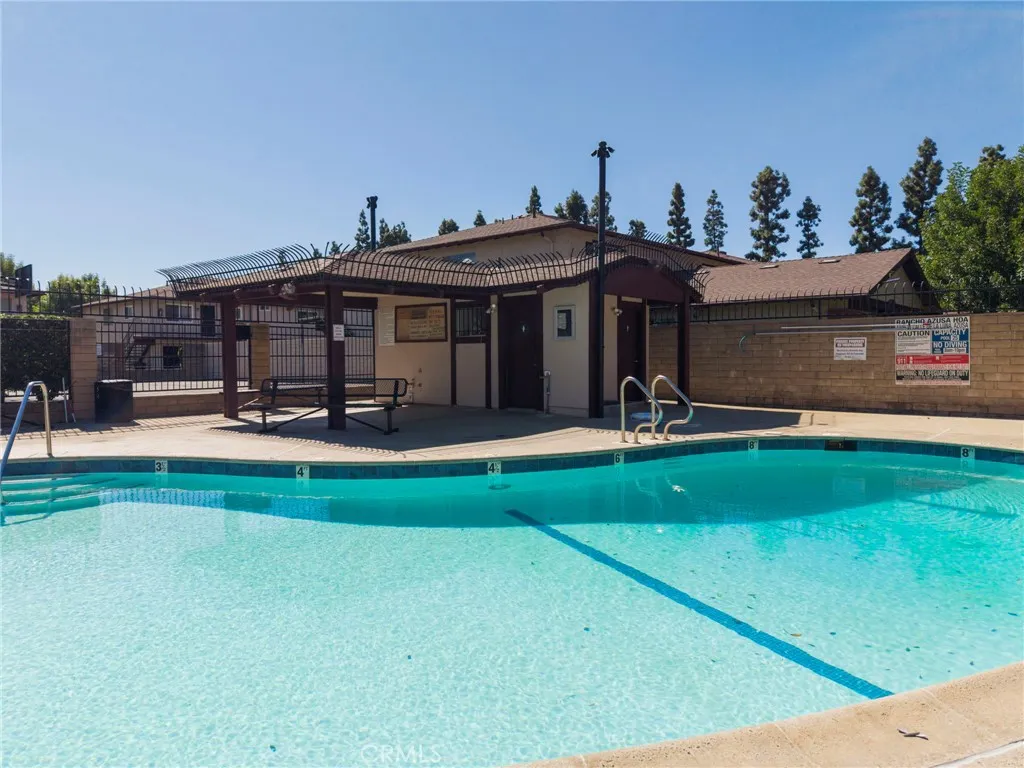 1168 W Calle Del Sol, #4