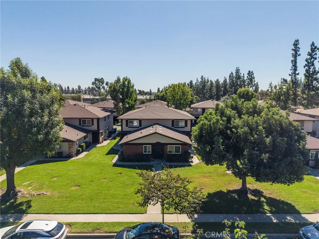 1168 W Calle Del Sol, #4