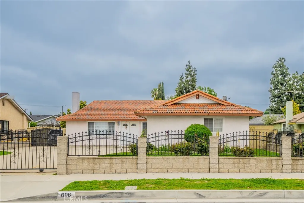 606 S Darney Avenue