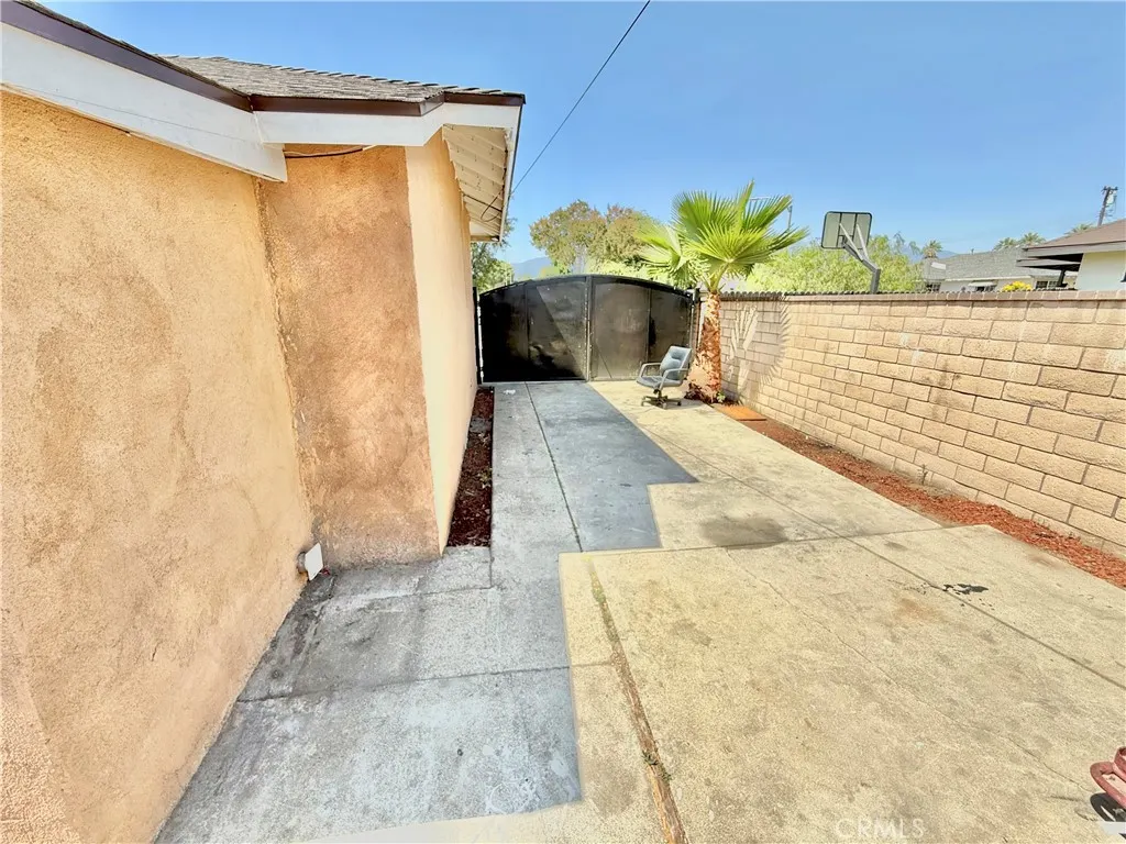 732 James Place