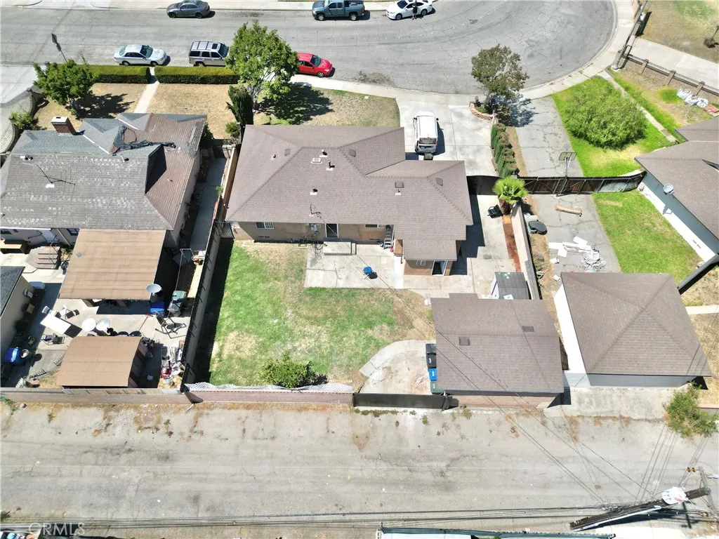 732 James Place