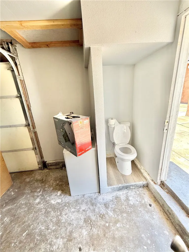 732 James Place