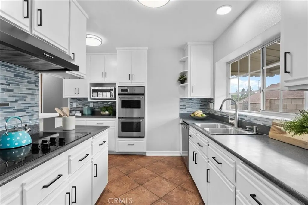 1366 E Louisa Avenue