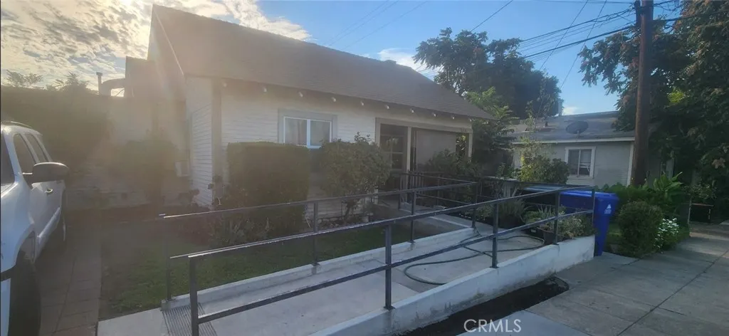 210 N Pleasant Avenue