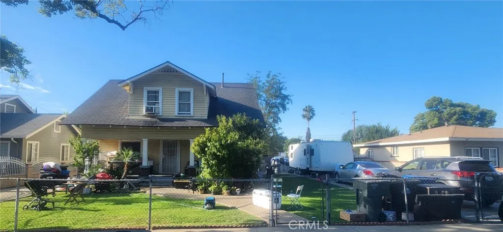 636 E E Street
