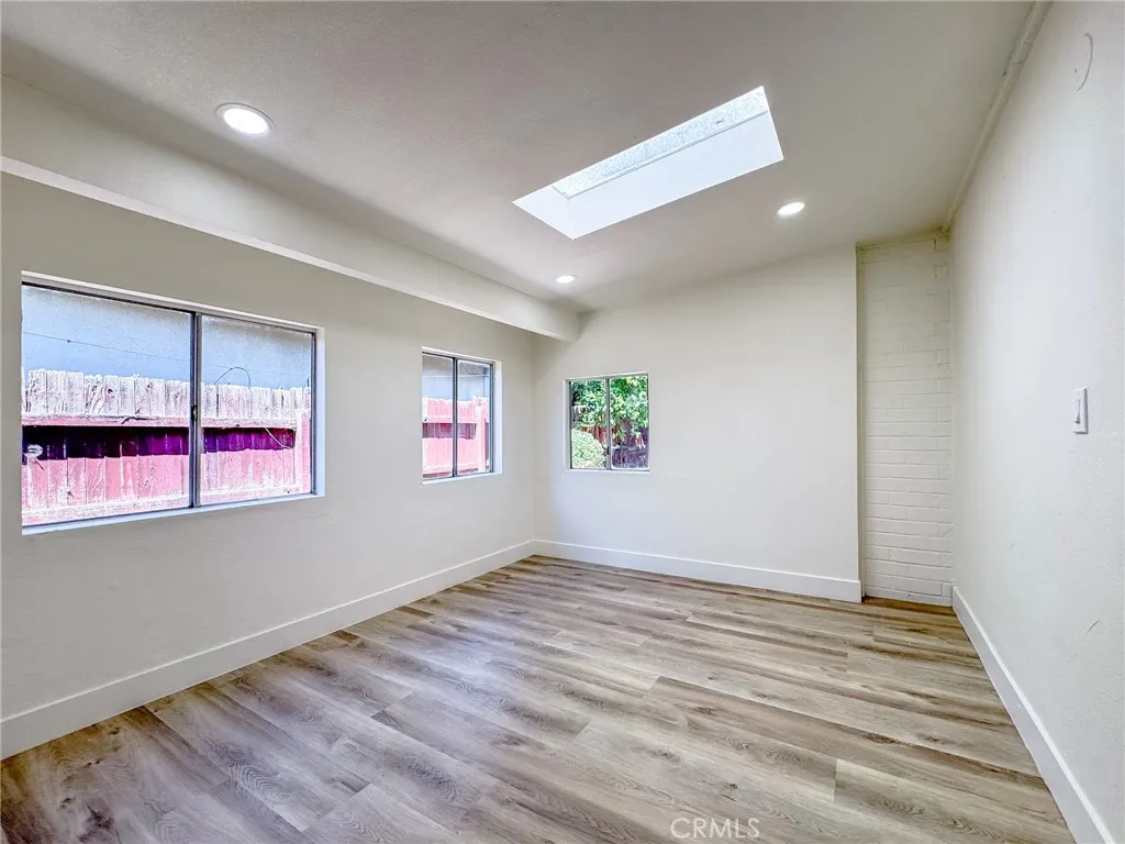 765 W Lexington Avenue