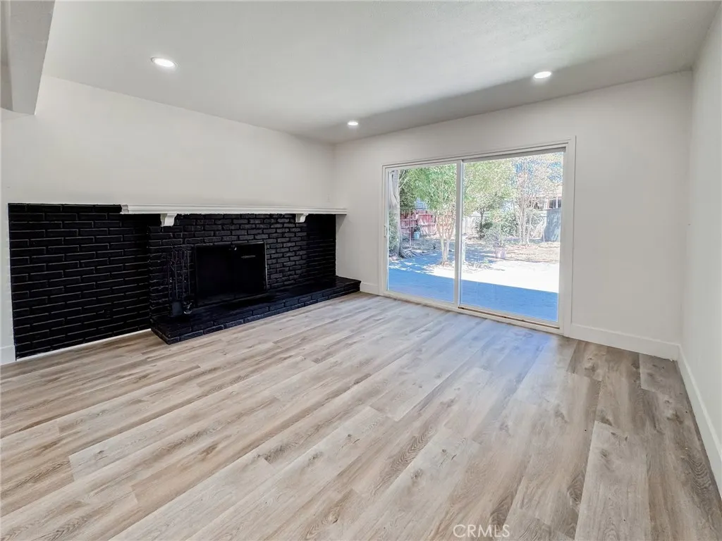 765 W Lexington Avenue