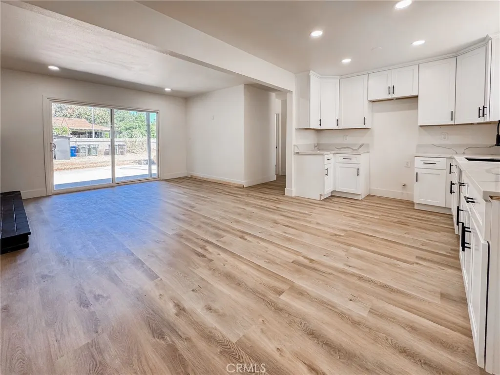 765 W Lexington Avenue