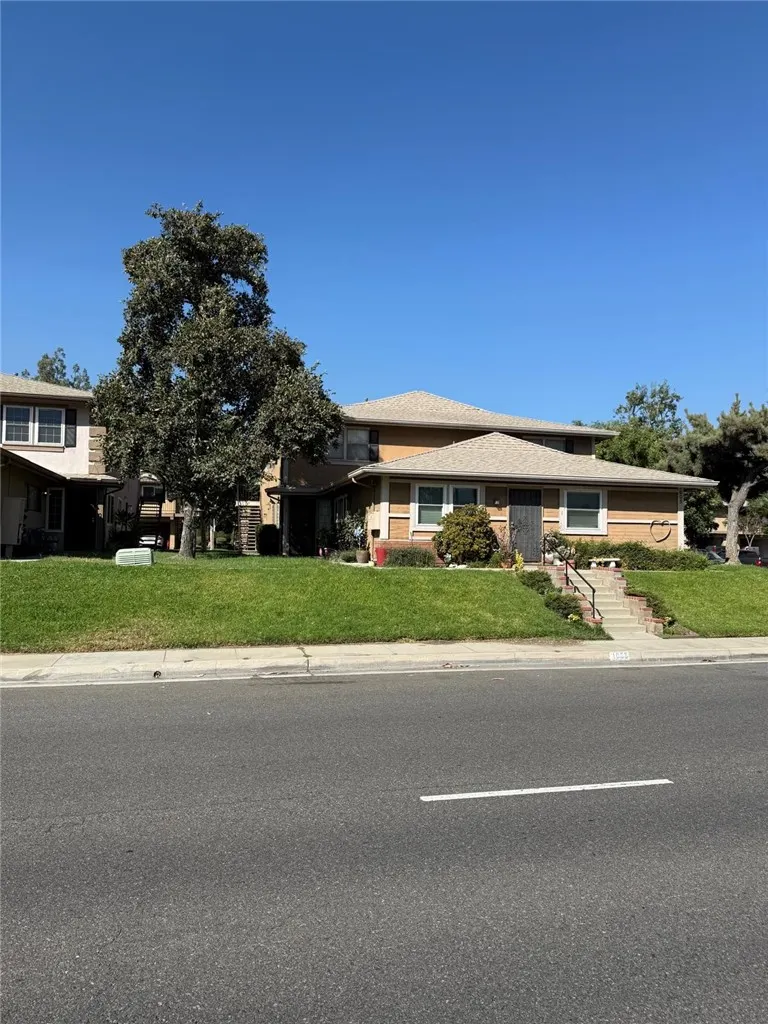 1005 W Sierra Madre Avenue, #2