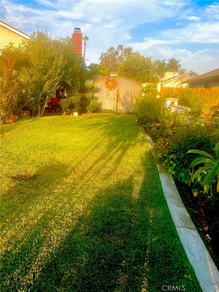 1949 S Palm Place