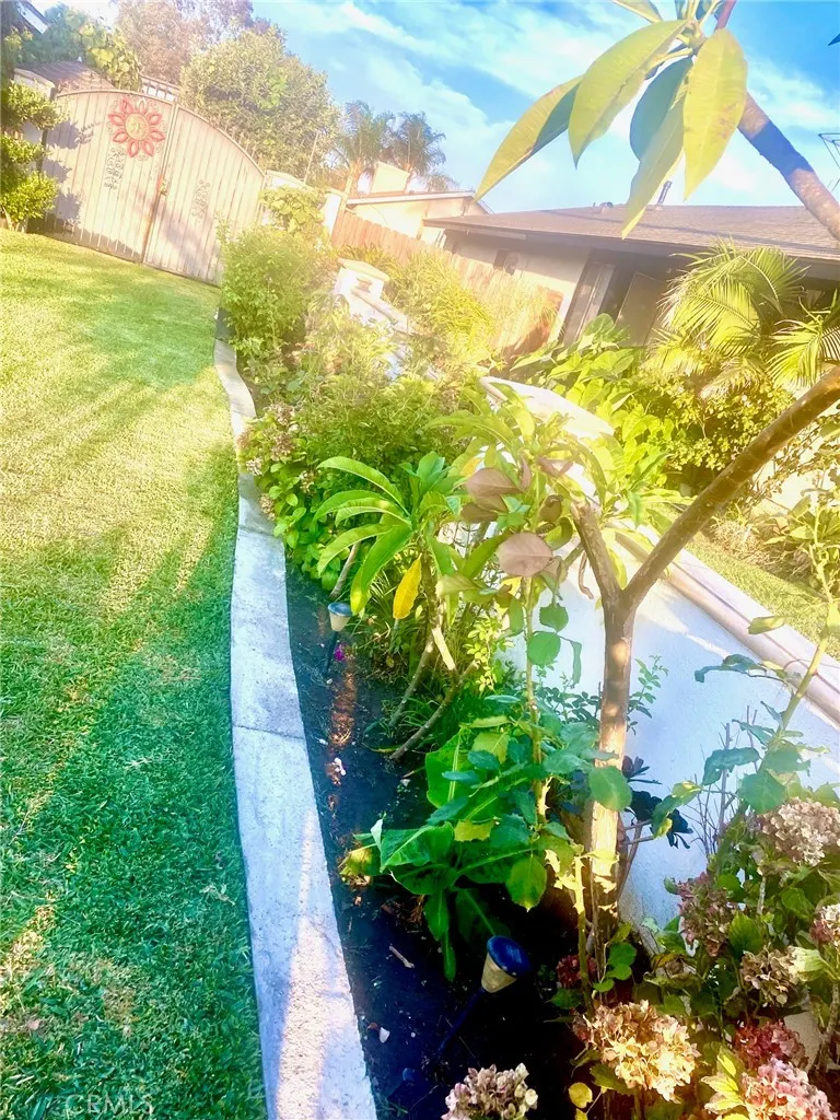 1949 S Palm Place