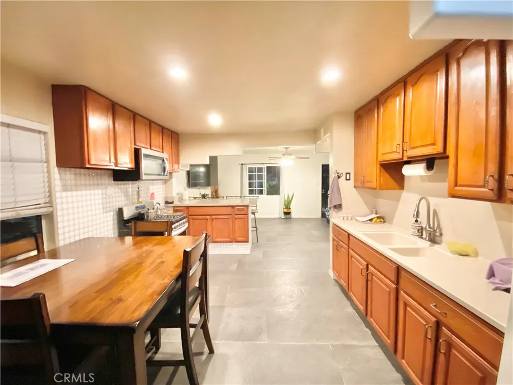 830 E Emporia Street