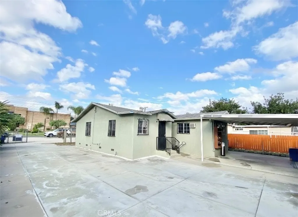 830 E Emporia Street