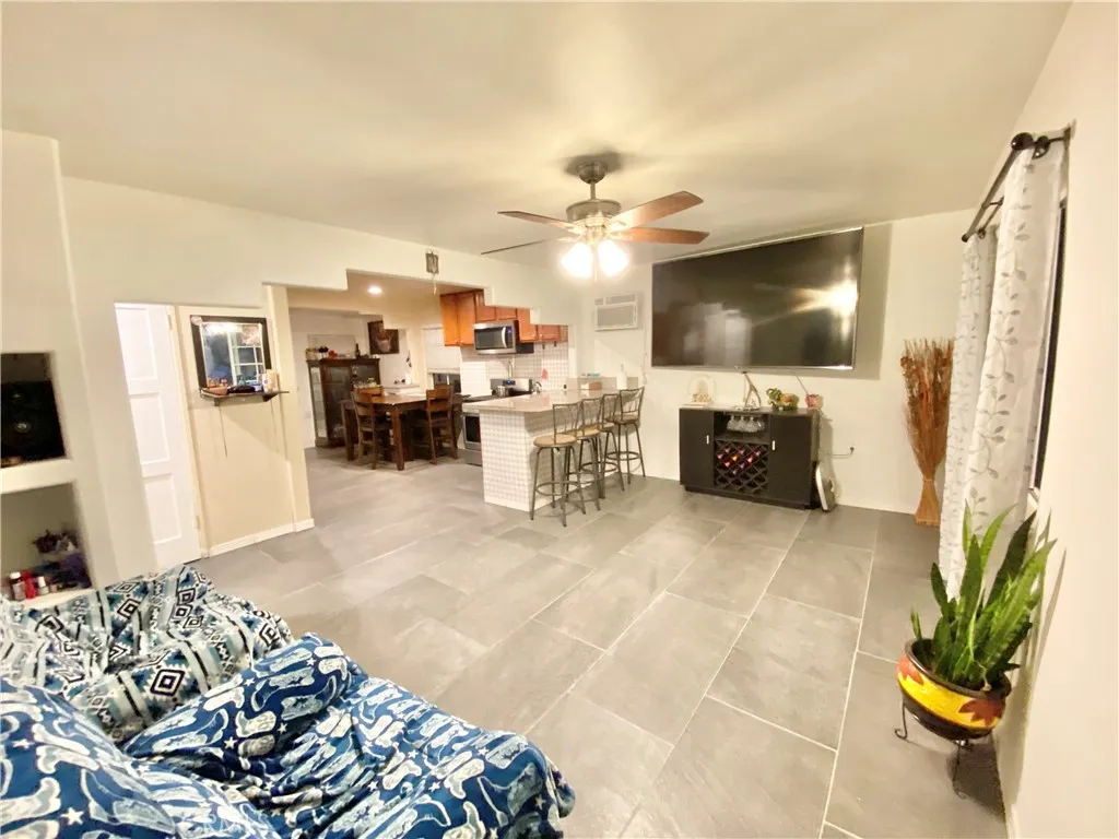 830 E Emporia Street