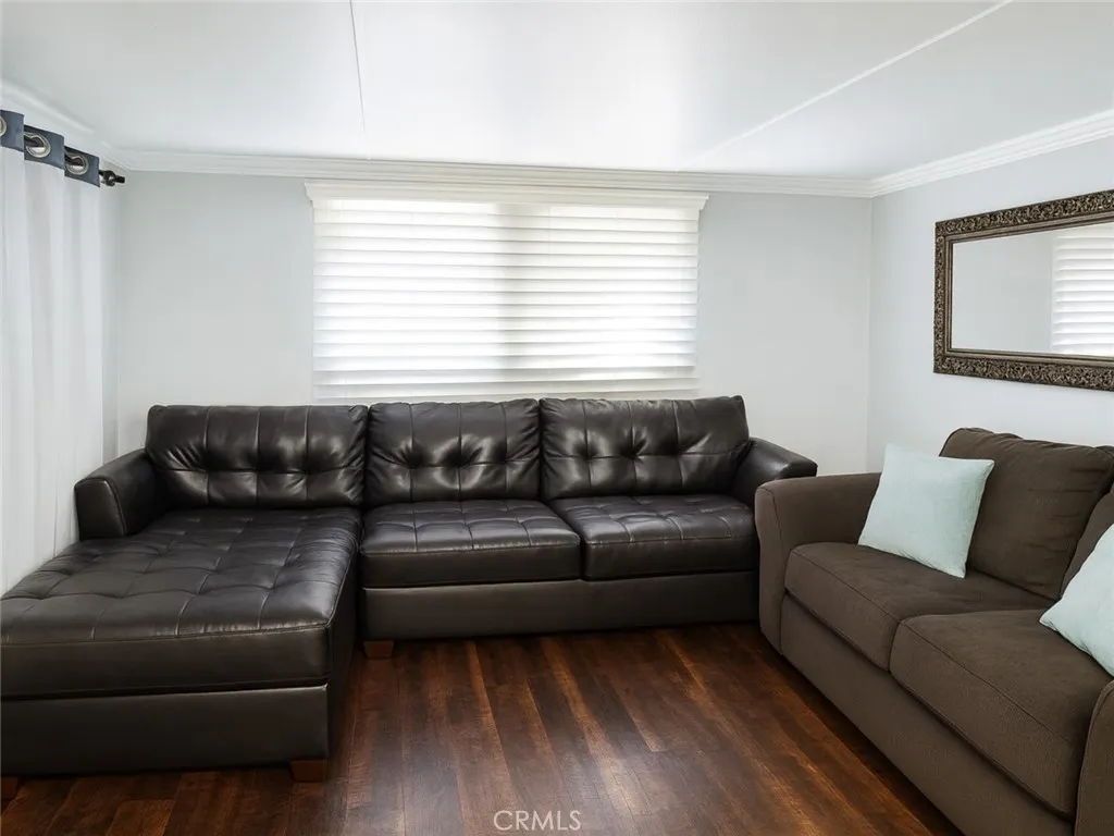 1045 Azusa #191