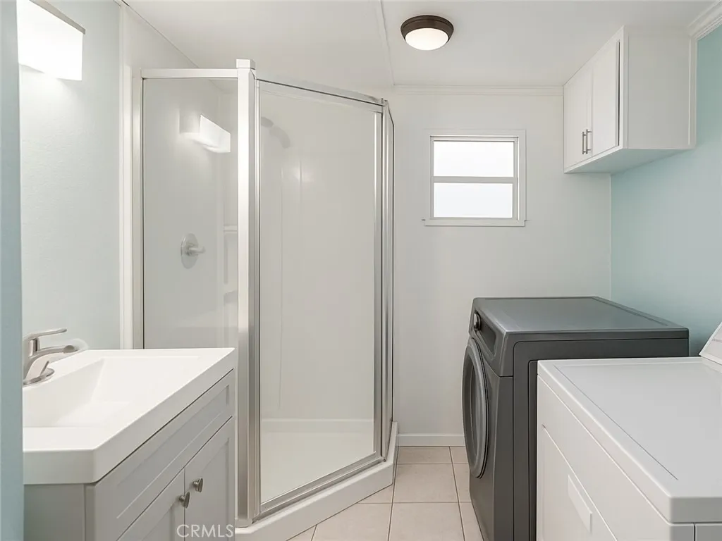 1045 Azusa #191