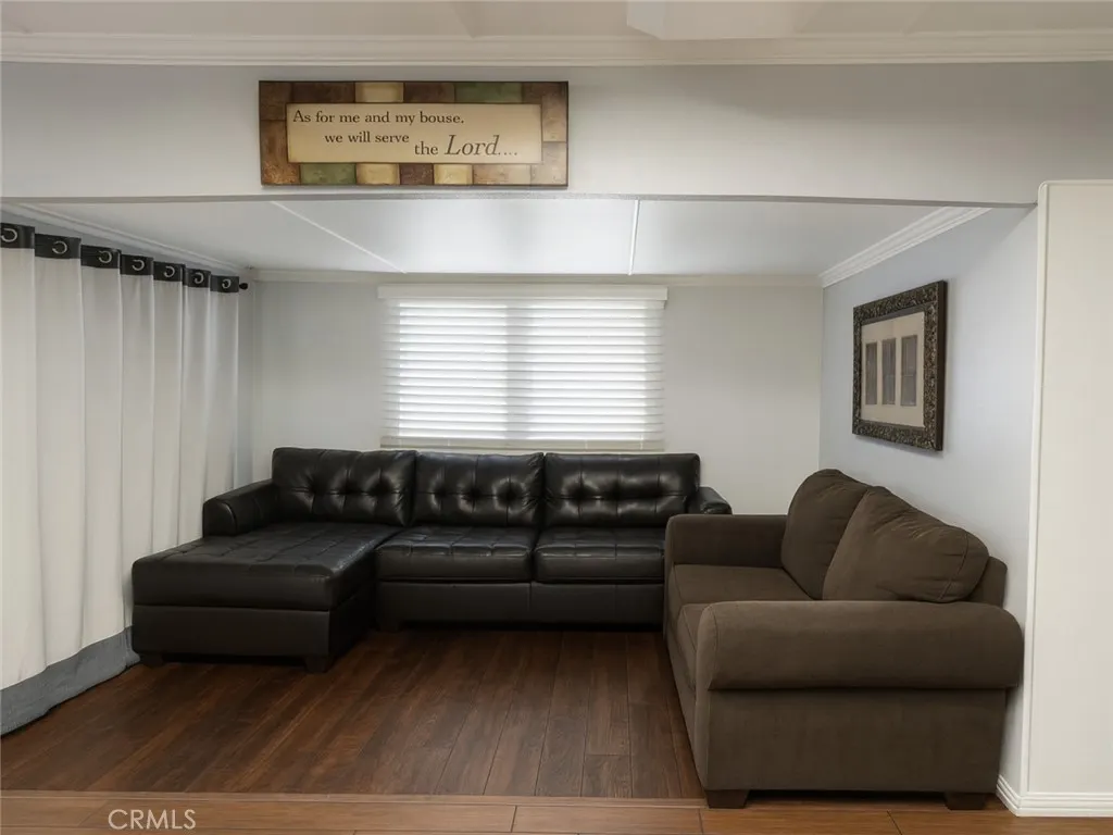 1045 Azusa #191