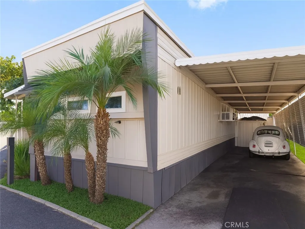 1045 Azusa #191