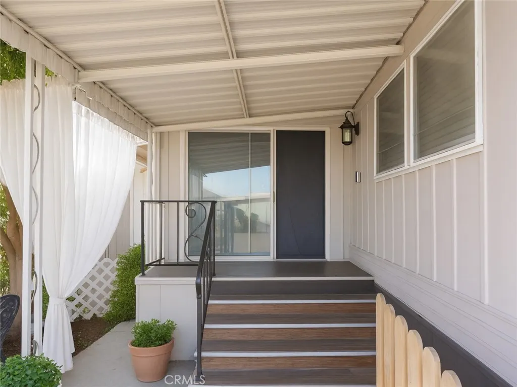 1045 Azusa #191