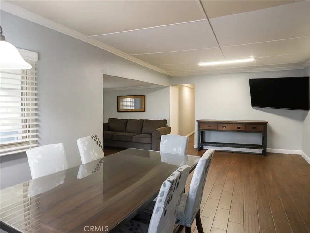 1045 Azusa #191