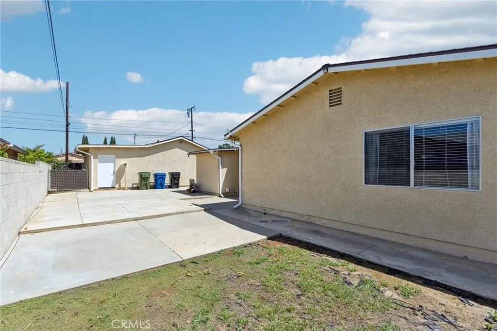 4443 N Sunflower