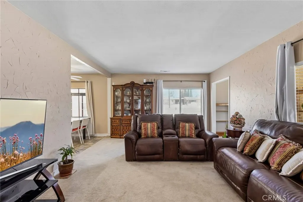 4443 N Sunflower