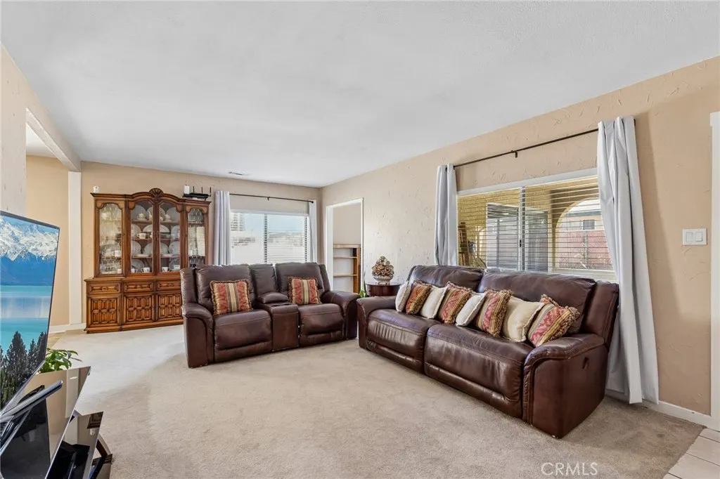 4443 N Sunflower