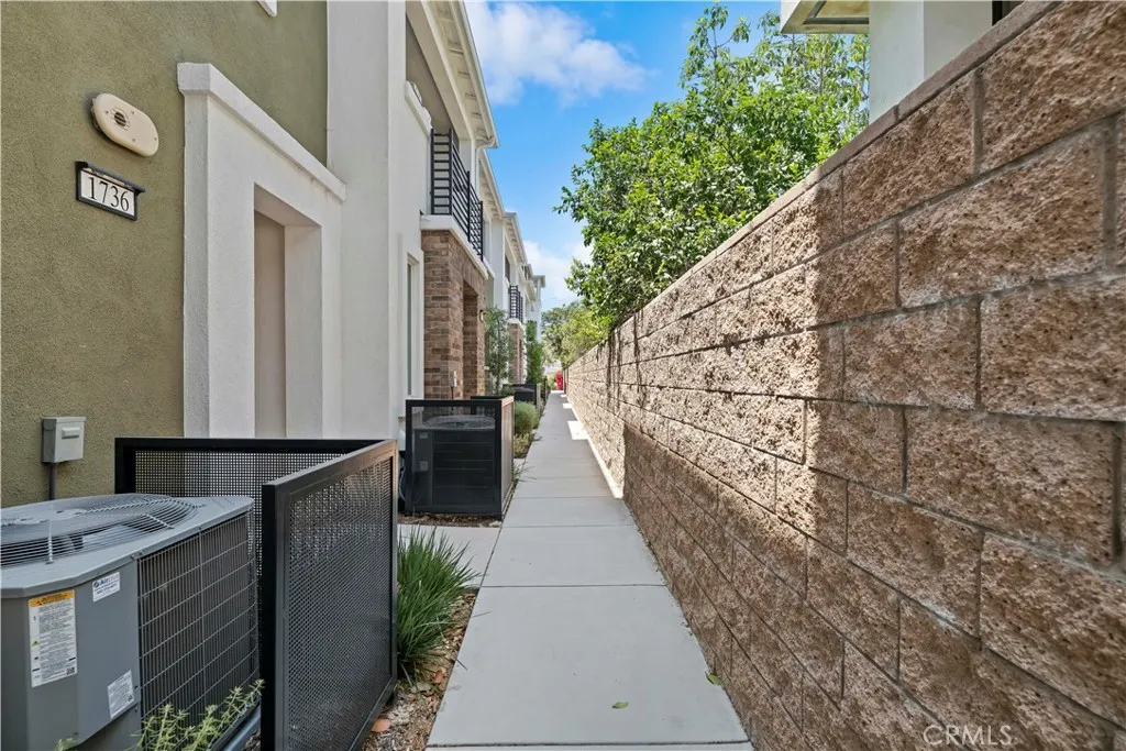 1750 Cayton Loop