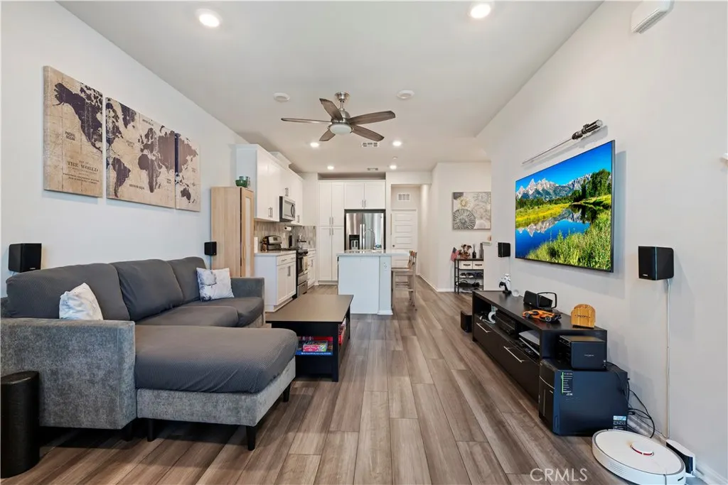 1750 Cayton Loop