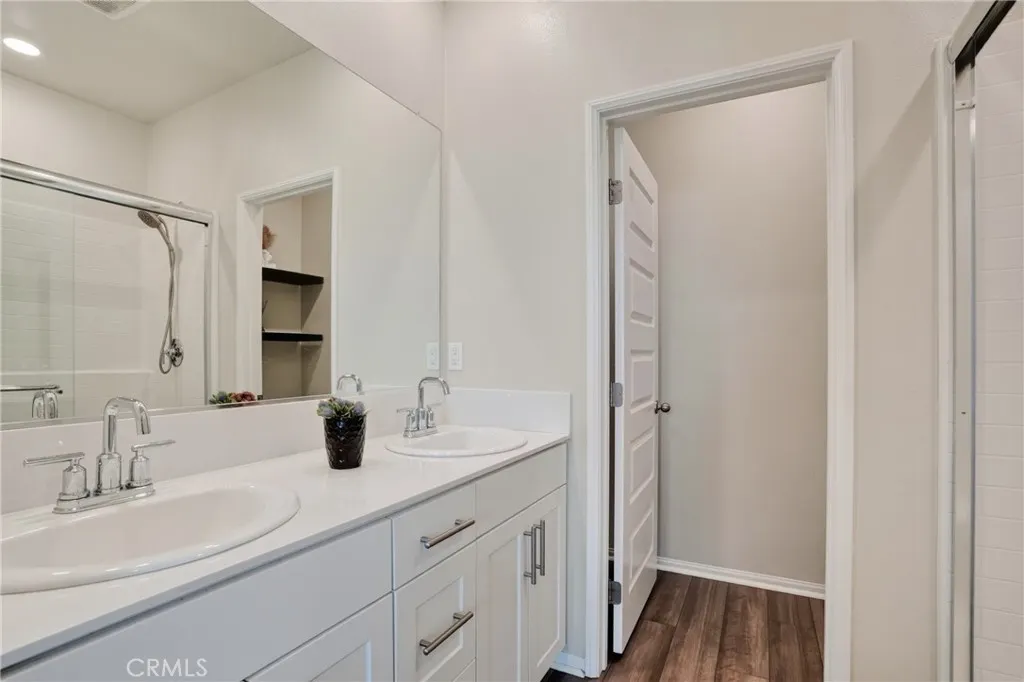 1750 Cayton Loop