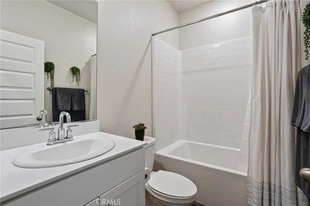 1750 Cayton Loop