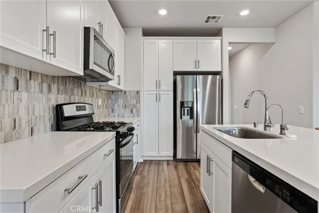 1750 Cayton Loop