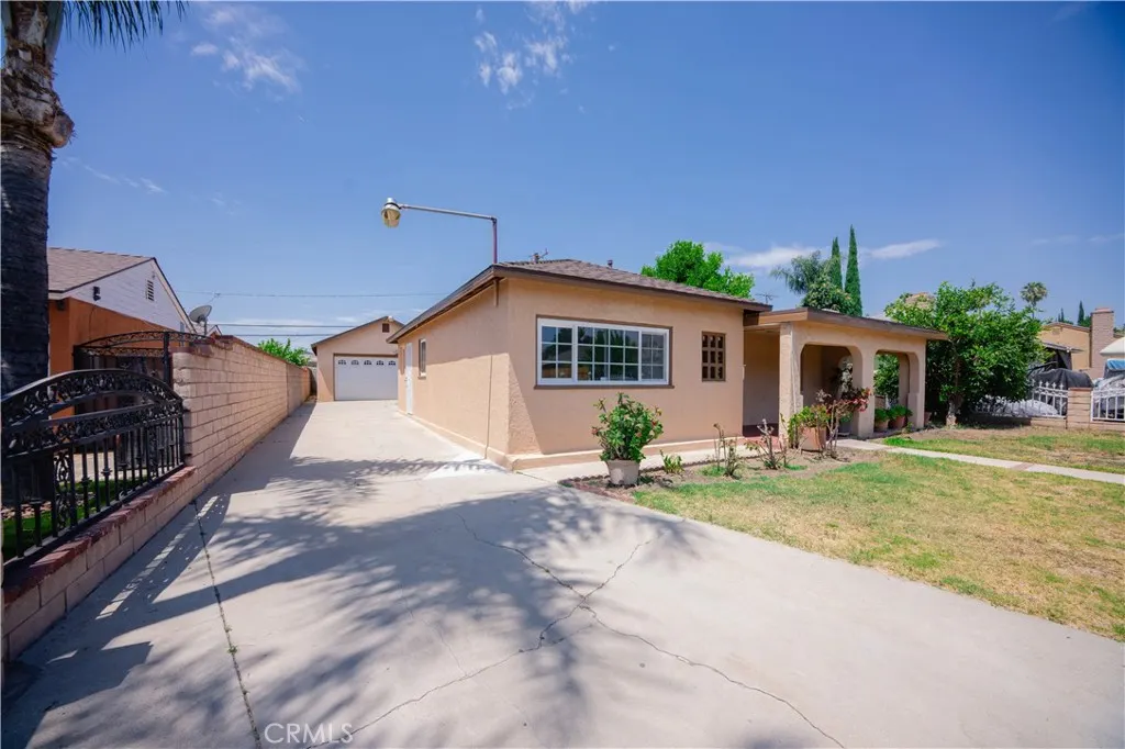 1082 Fremont
