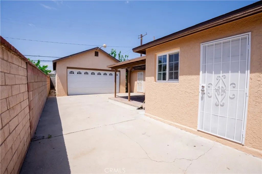 1082 Fremont