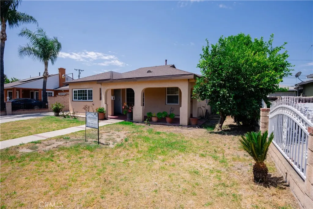 1082 Fremont