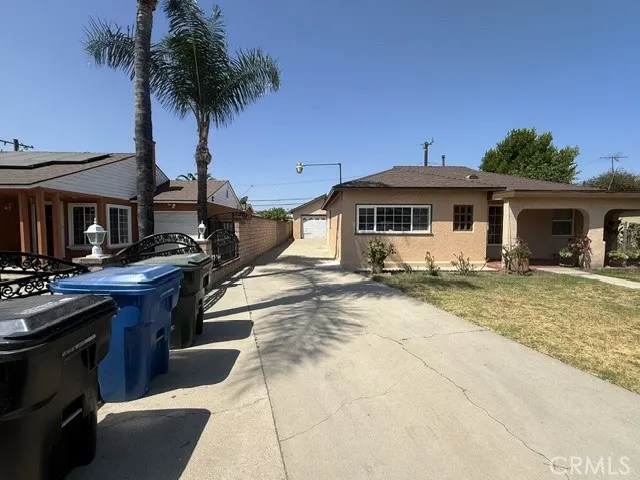 1082 Fremont