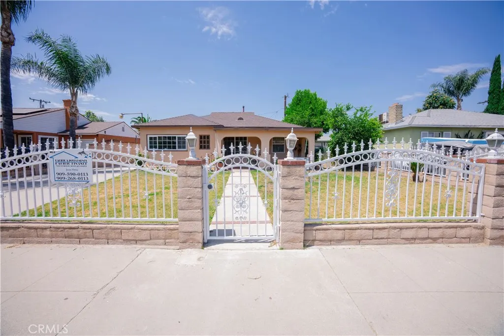 1082 Fremont