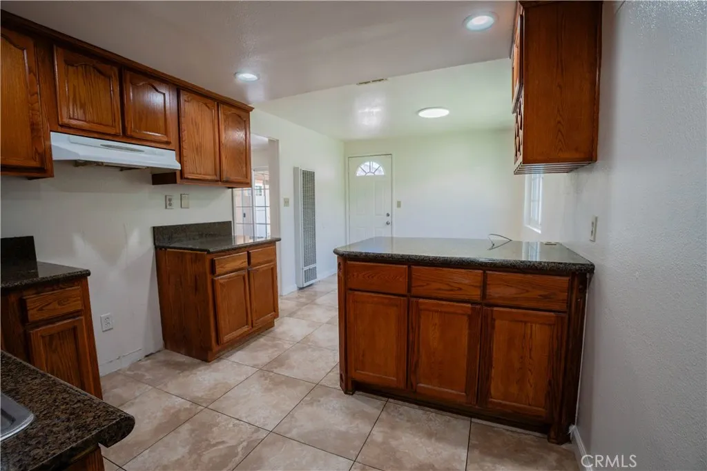 1082 Fremont