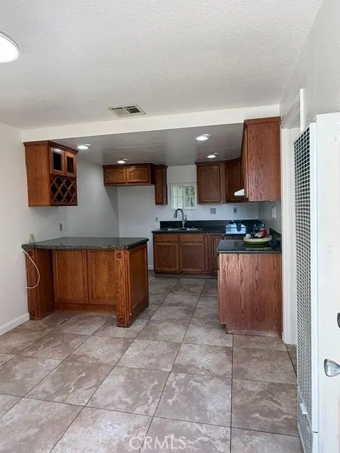 1082 Fremont