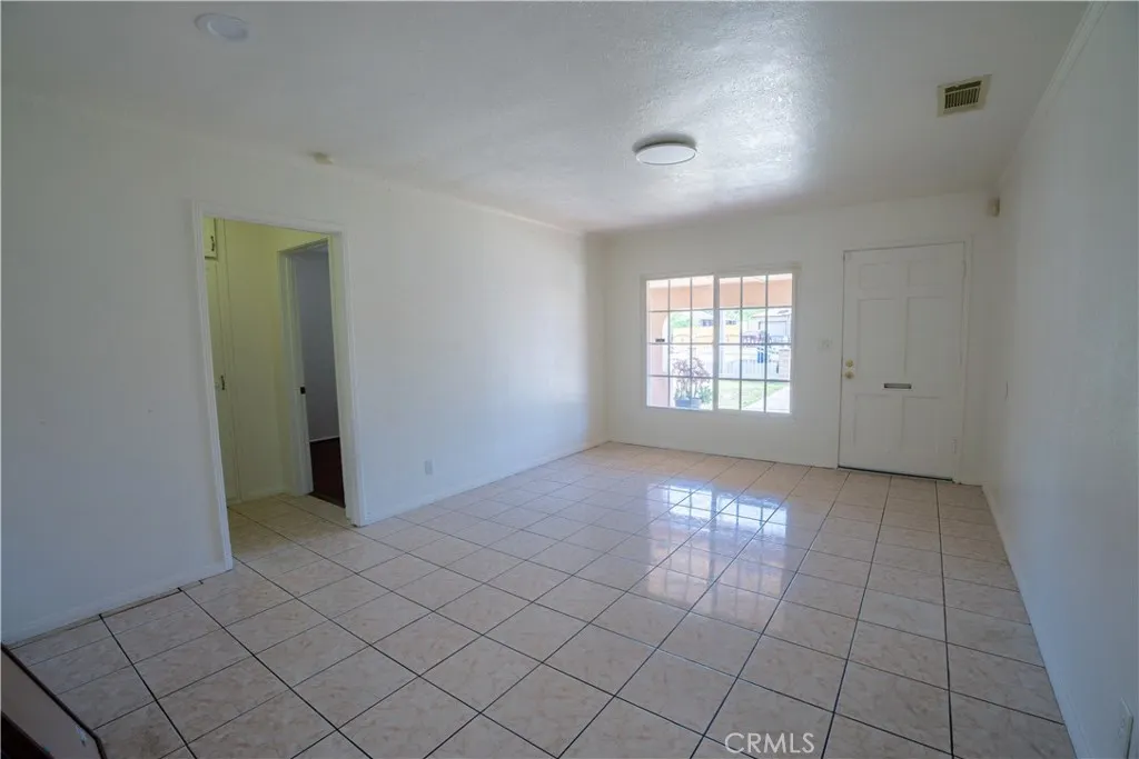 1082 Fremont