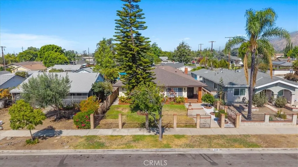 943 N Orange